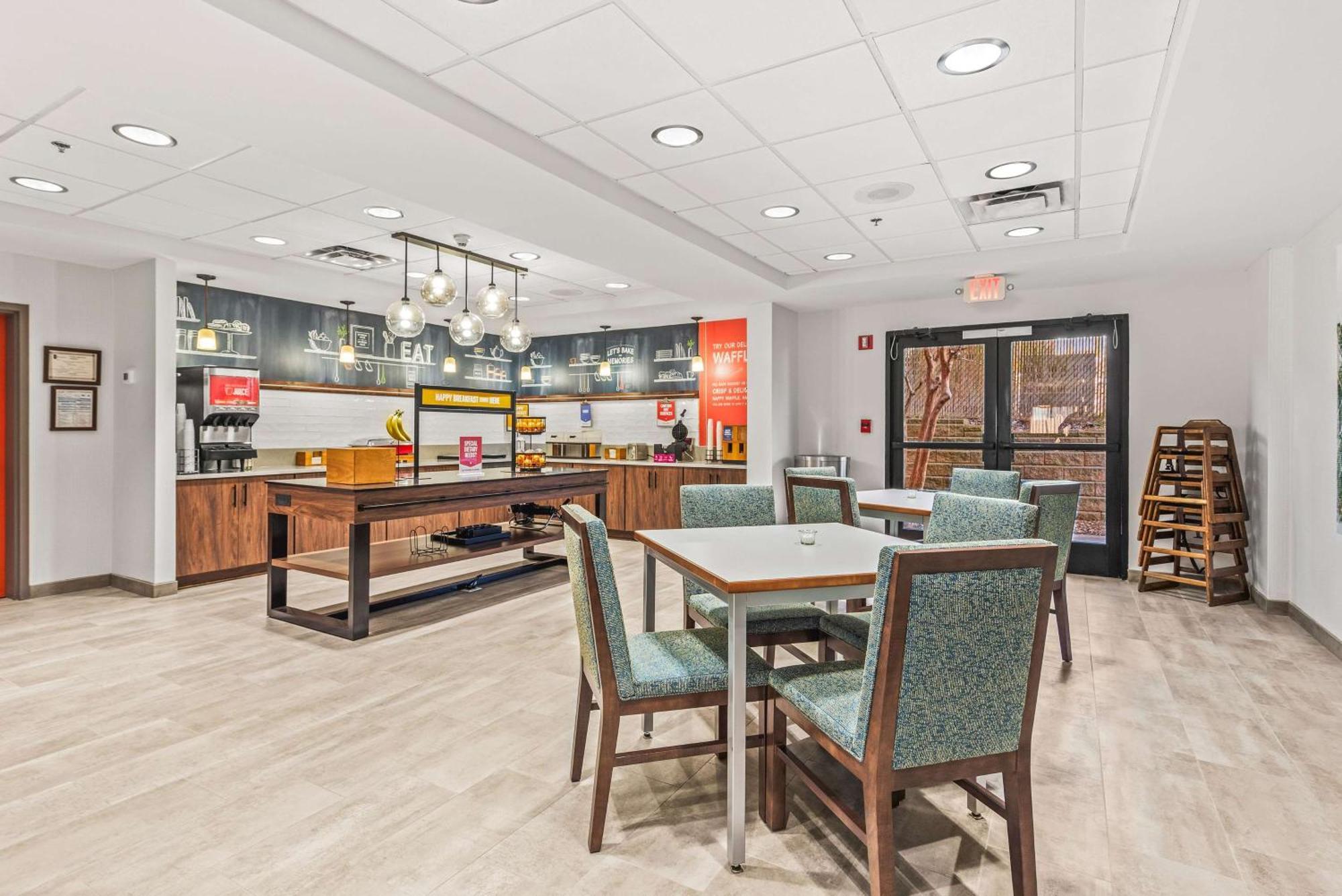 Hampton Inn Columbus-North Buitenkant foto