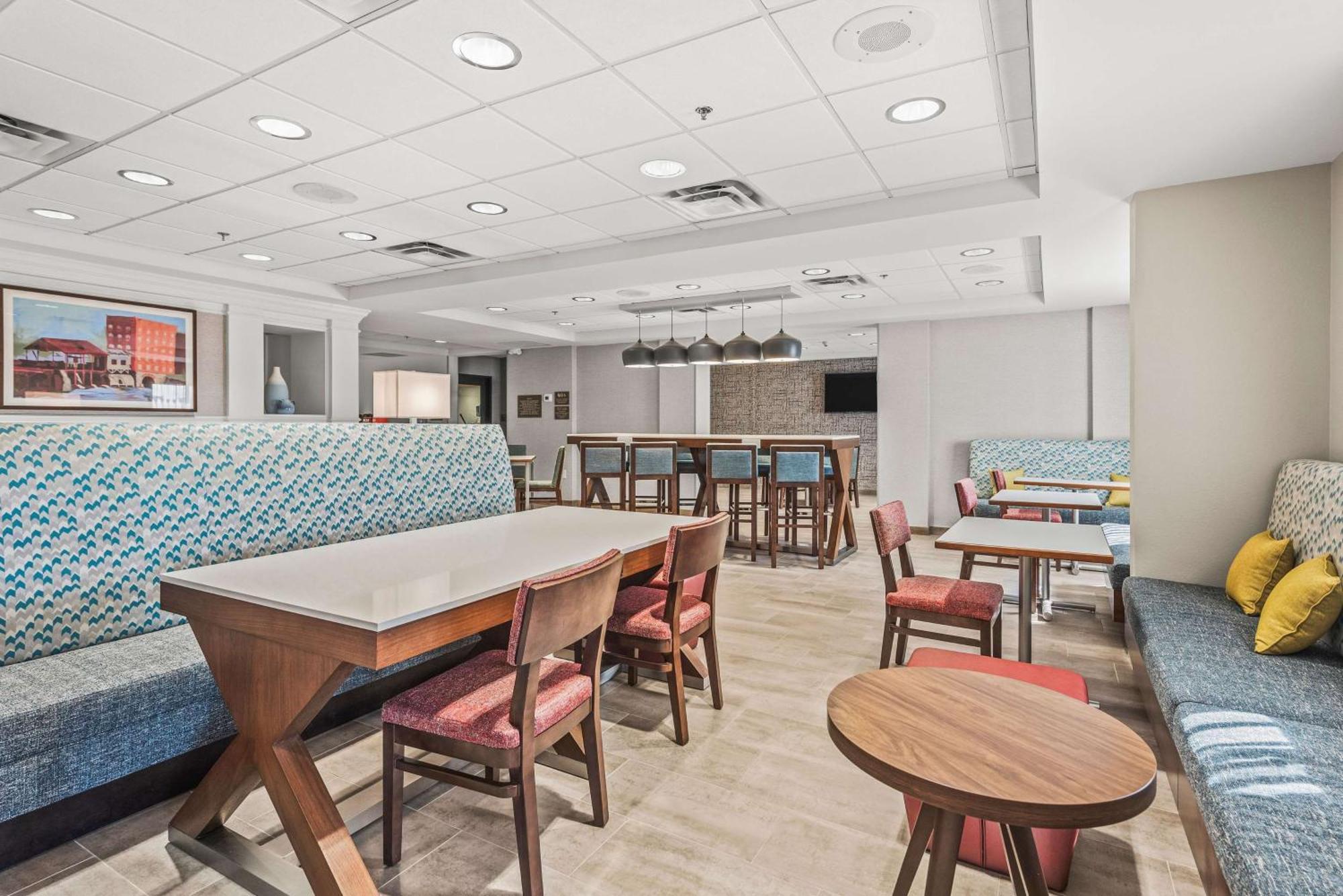 Hampton Inn Columbus-North Buitenkant foto