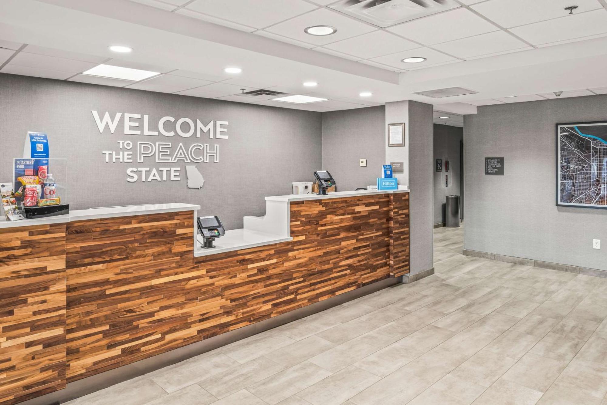 Hampton Inn Columbus-North Buitenkant foto