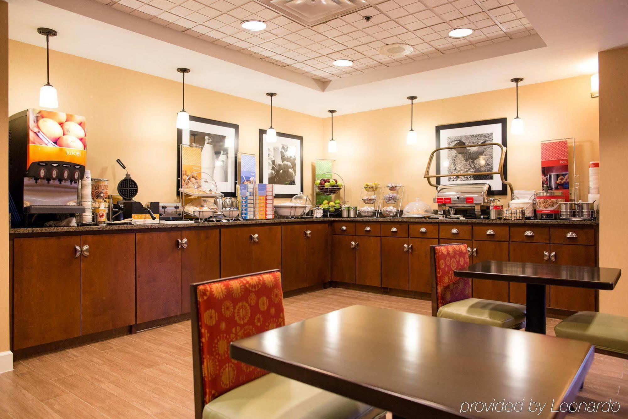 Hampton Inn Columbus-North Buitenkant foto