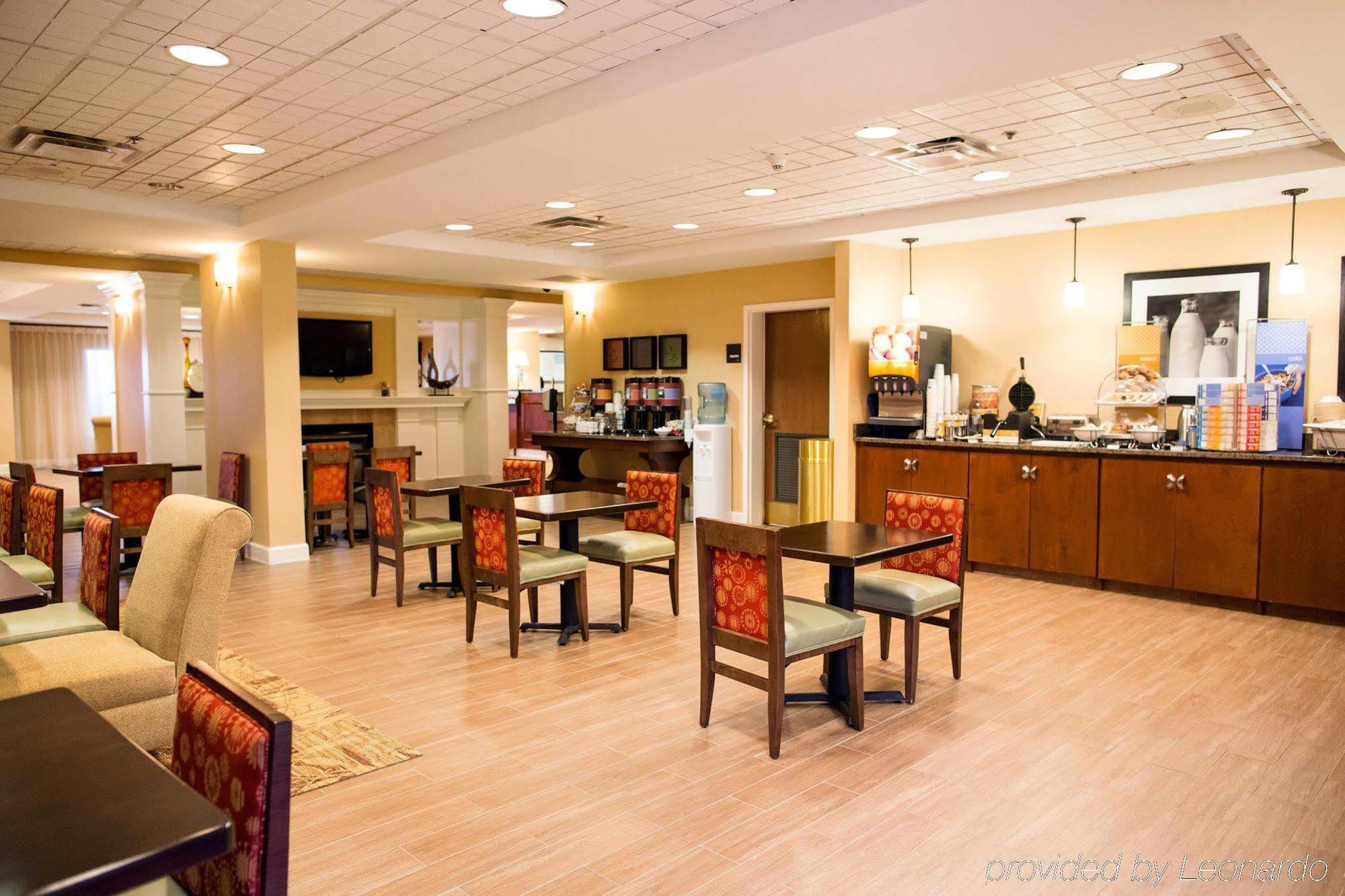 Hampton Inn Columbus-North Buitenkant foto