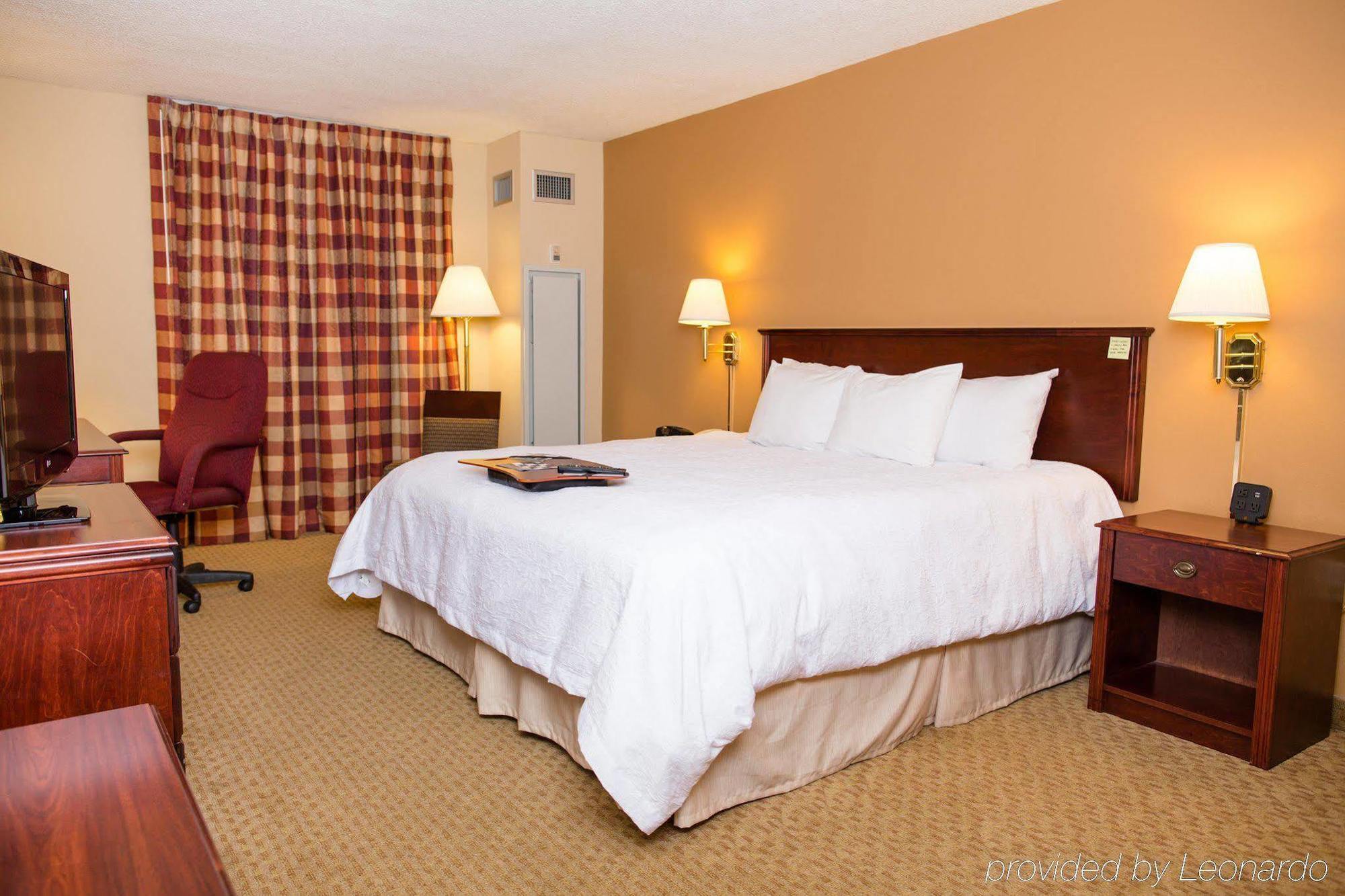 Hampton Inn Columbus-North Buitenkant foto